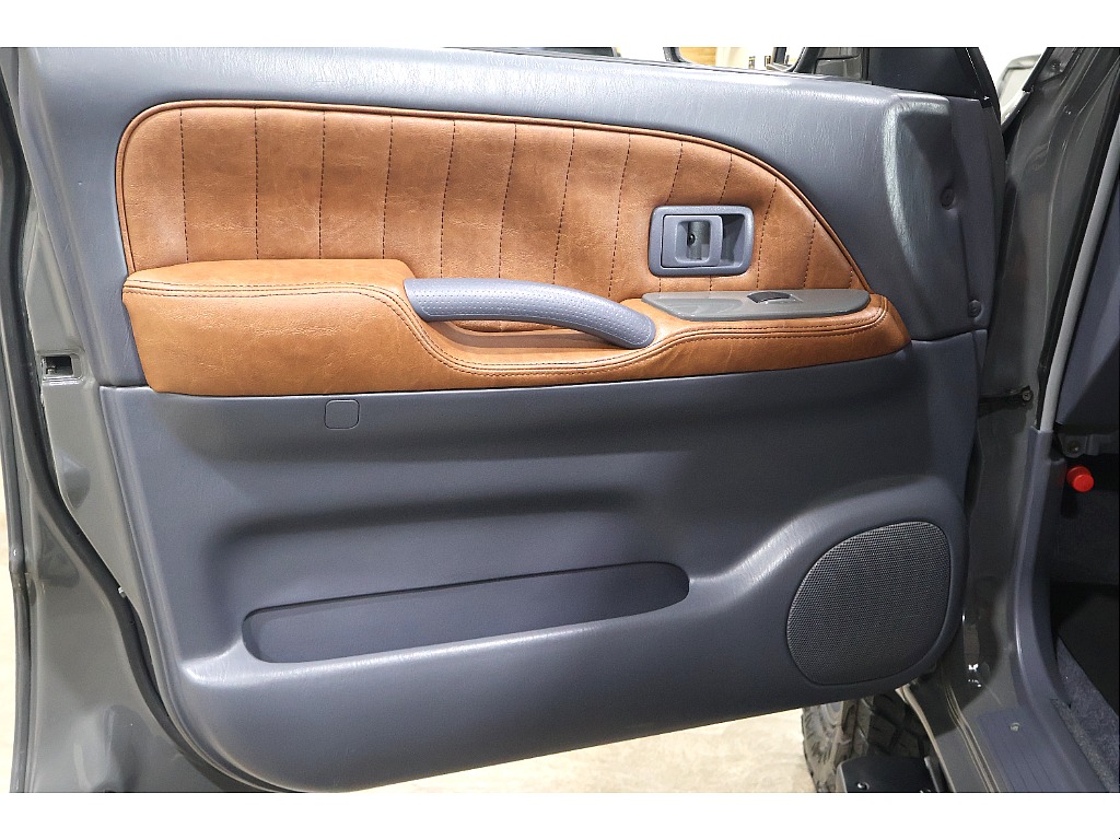 内張張替え済み