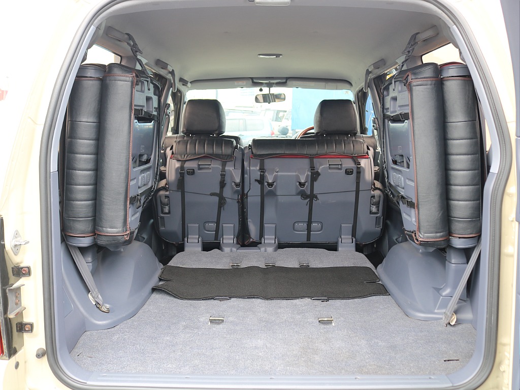 セカンドシートを倒すと、こんなにも広くなります！