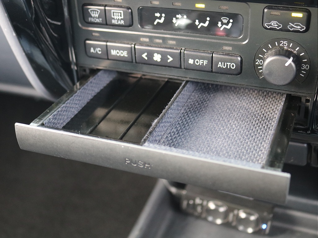 ＦＬＥＸグループは「すべての人に愛車を」をコンセプトに車種別に全国展開中！愛車と一緒に、ライフスタイルを充実させてもらいたいという思いで、ランクル仙台泉店では皆様のご要望になんでもお応えします♪