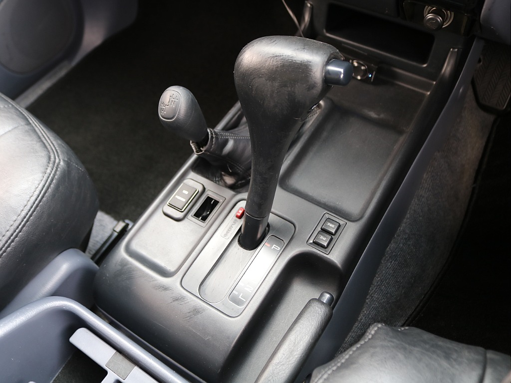 ＦＬＥＸグループは「すべての人に愛車を」をコンセプトに車種別に全国展開中！愛車と一緒に、ライフスタイルを充実させてもらいたいという思いで、ランクル仙台泉店では皆様のご要望になんでもお応えします♪