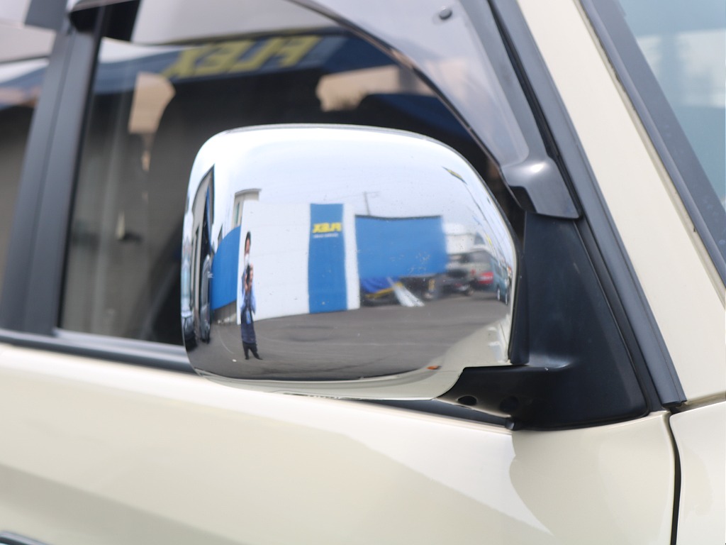 ＦＬＥＸグループは「すべての人に愛車を」をコンセプトに車種別に全国展開中！愛車と一緒に、ライフスタイルを充実させてもらいたいという思いで、ランクル仙台泉店では皆様のご要望になんでもお応えします♪