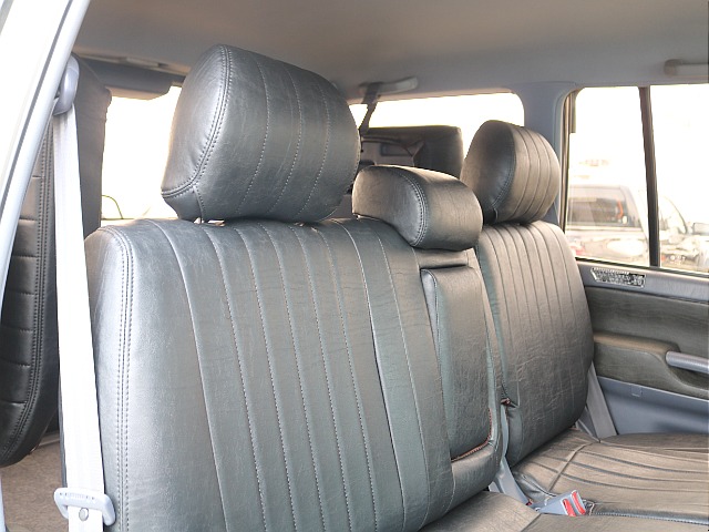 当店の在庫車は全て車輌検査専門会社である第三者機関（株）ＡＩＳ、日本自動車鑑定協会（ＪＡＡＡ）にて１台１台、必ず二重の車輌チェックを実施しております。修復歴有りの車の無断販売はいたしません。