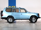 新品ROKUNANAサイドステップ付きのお車です！乗り降りも簡単にできます！