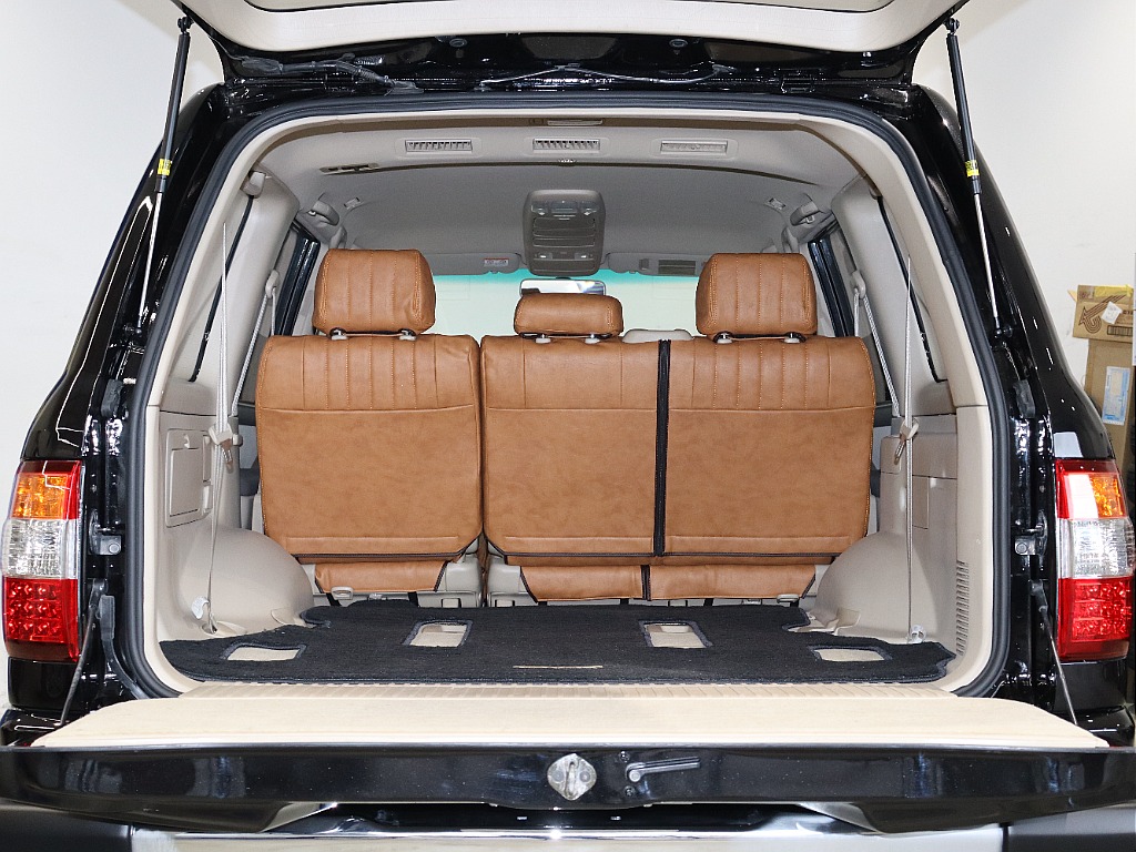 トヨタ ランドクルーザー100(2枚目)