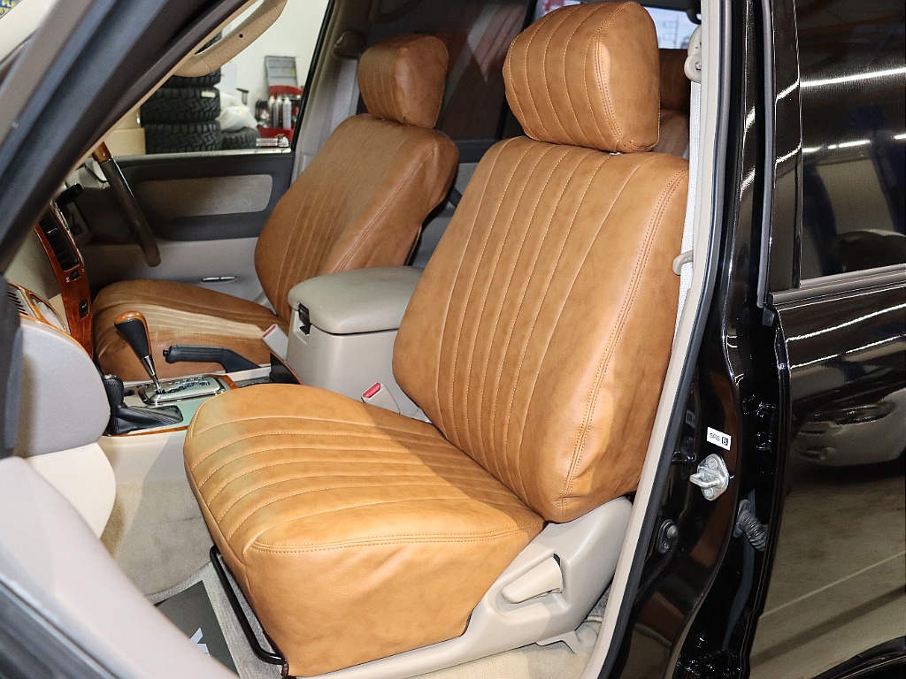 トヨタ ランドクルーザー100(5枚目)