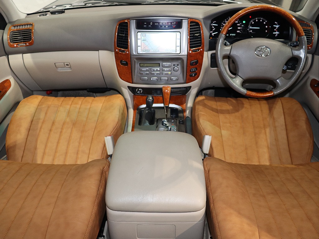 トヨタ ランドクルーザー100(7枚目)