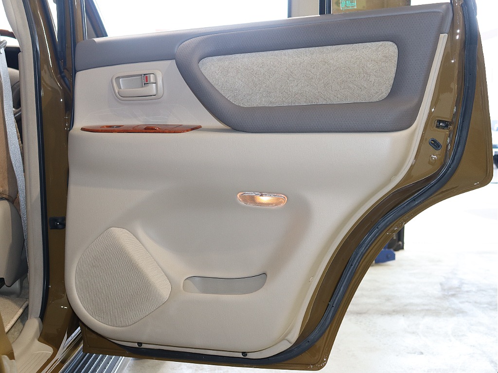 Renoca 106/ランドクルーザー100・走行距離4万キロ台・シシリアンオリーブペイント