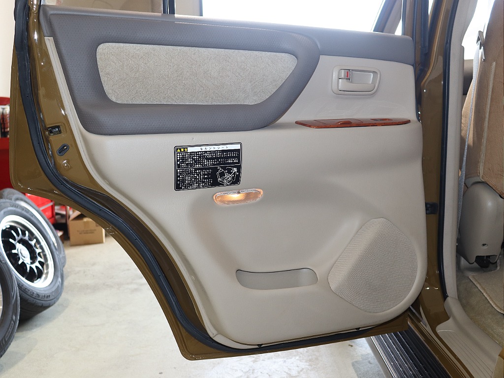 Renoca 106/ランドクルーザー100・走行距離4万キロ台・シシリアンオリーブペイント