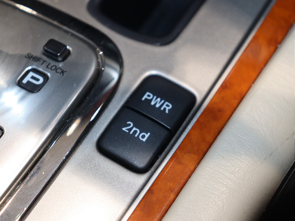 Renoca 106/ランドクルーザー100・走行距離4万キロ台・シシリアンオリーブペイント