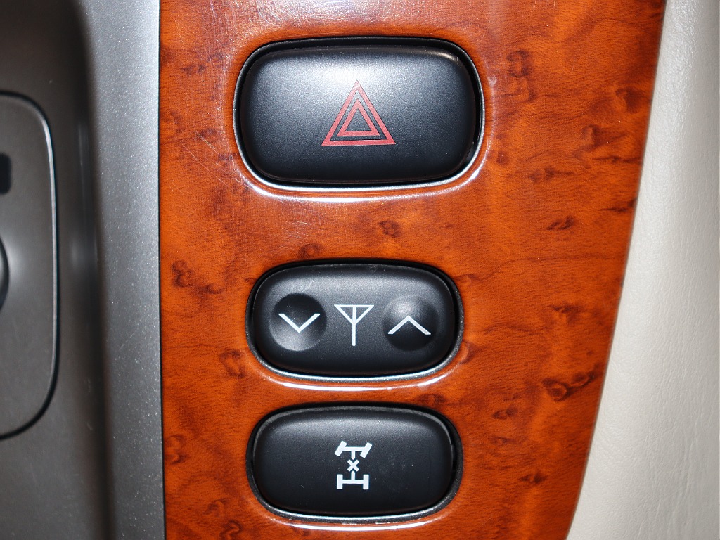 Renoca 106/ランドクルーザー100・走行距離4万キロ台・シシリアンオリーブペイント