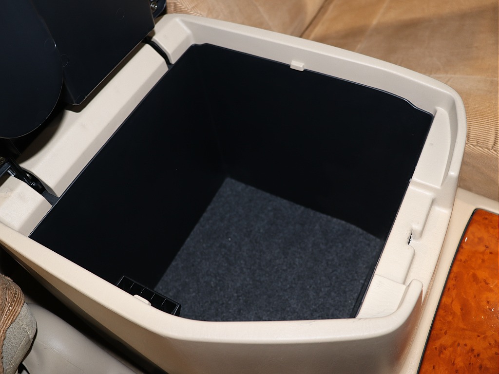 Renoca 106/ランドクルーザー100・走行距離4万キロ台・シシリアンオリーブペイント