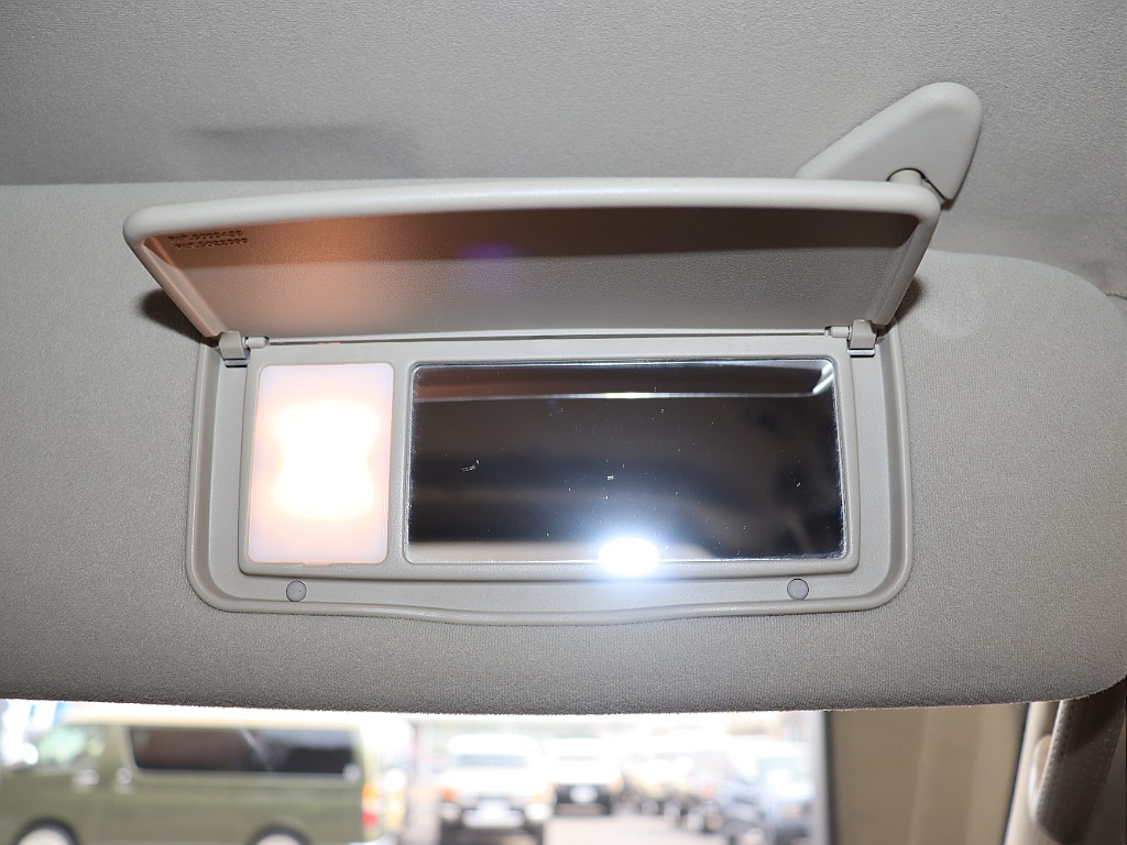 Renoca 106/ランドクルーザー100・走行距離4万キロ台・シシリアンオリーブペイント