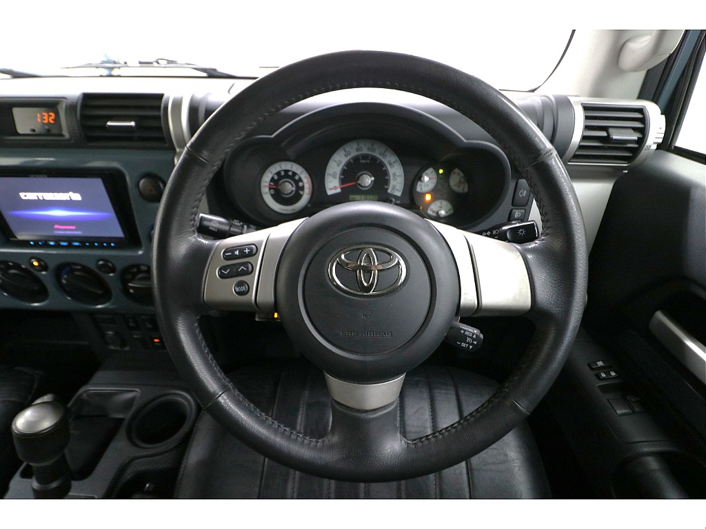 純正ステアリングの状態は良好です♪