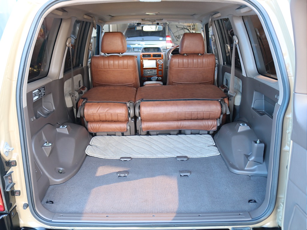 アウトドアスポーツ、キャンプで大活躍できる広々としたラゲージルーム！