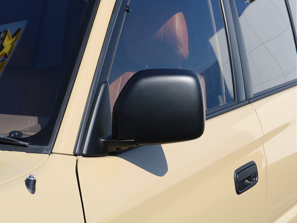 ＦＬＥＸグループは「すべての人に愛車を」をコンセプトに車種別に全国展開中！愛車と一緒に、ライフスタイルを充実させてもらいたいという思いで、ランクル仙台泉店では皆様のご要望になんでもお応えします♪