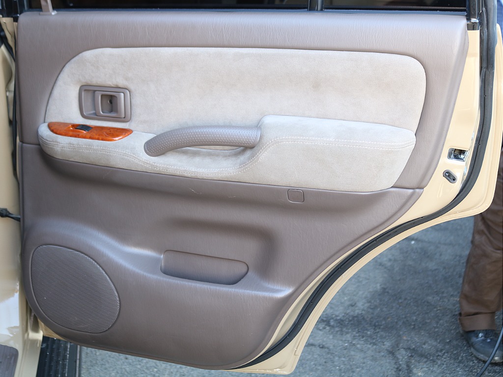 ＦＬＥＸグループは「すべての人に愛車を」をコンセプトに車種別に全国展開中！愛車と一緒に、ライフスタイルを充実させてもらいたいという思いで、ランクル仙台泉店では皆様のご要望になんでもお応えします♪