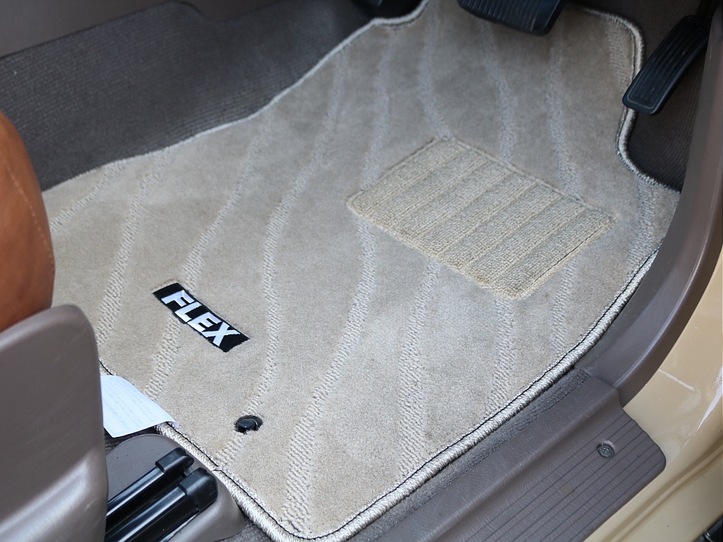 ＦＬＥＸグループは「すべての人に愛車を」をコンセプトに車種別に全国展開中！愛車と一緒に、ライフスタイルを充実させてもらいたいという思いで、ランクル仙台泉店では皆様のご要望になんでもお応えします♪