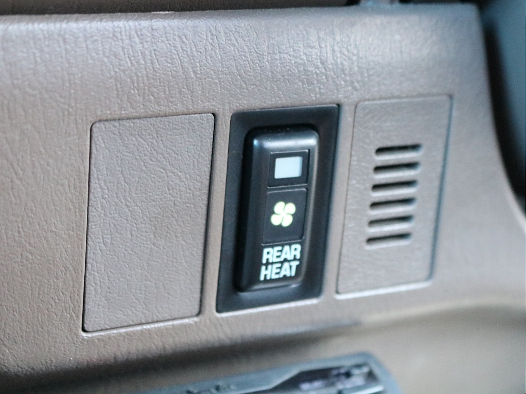 ＦＬＥＸグループは「すべての人に愛車を」をコンセプトに車種別に全国展開中！愛車と一緒に、ライフスタイルを充実させてもらいたいという思いで、ランクル仙台泉店では皆様のご要望になんでもお応えします♪