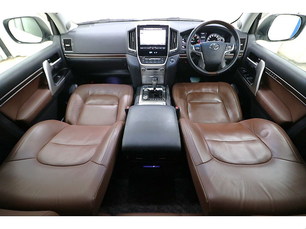 内装は当店にてルームクリーニング済みとなりますので綺麗な状態です♪