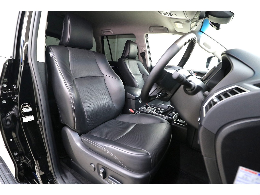 上級グレード専用　本革パワーシート☆