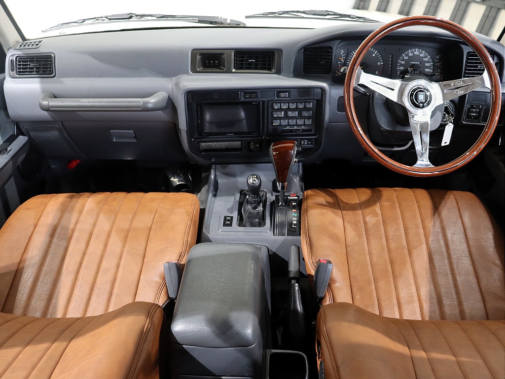 新品　オリジナルフェイス×ペッパーホワイト×ホットチョコレートブラウンペイント♪