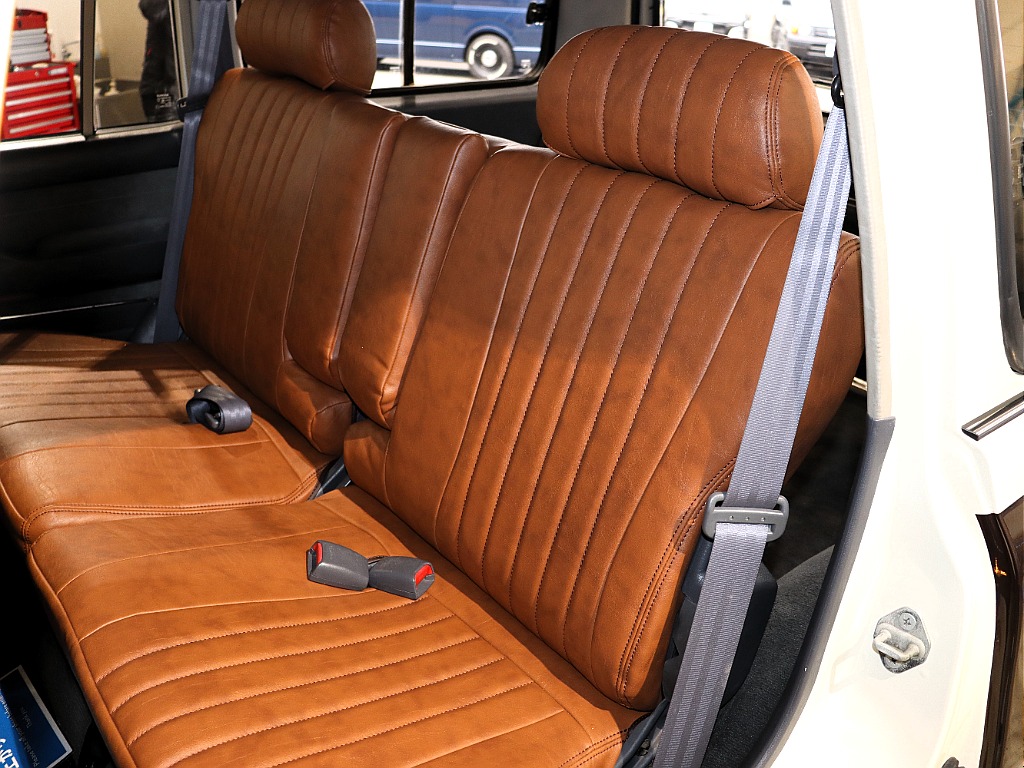 新品　オリジナルフェイス×ペッパーホワイト×ホットチョコレートブラウンペイント♪