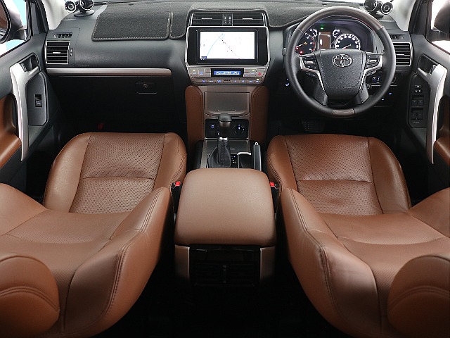 専用サドルタンシートを採用し、特別仕様車として人気のあるシートです！