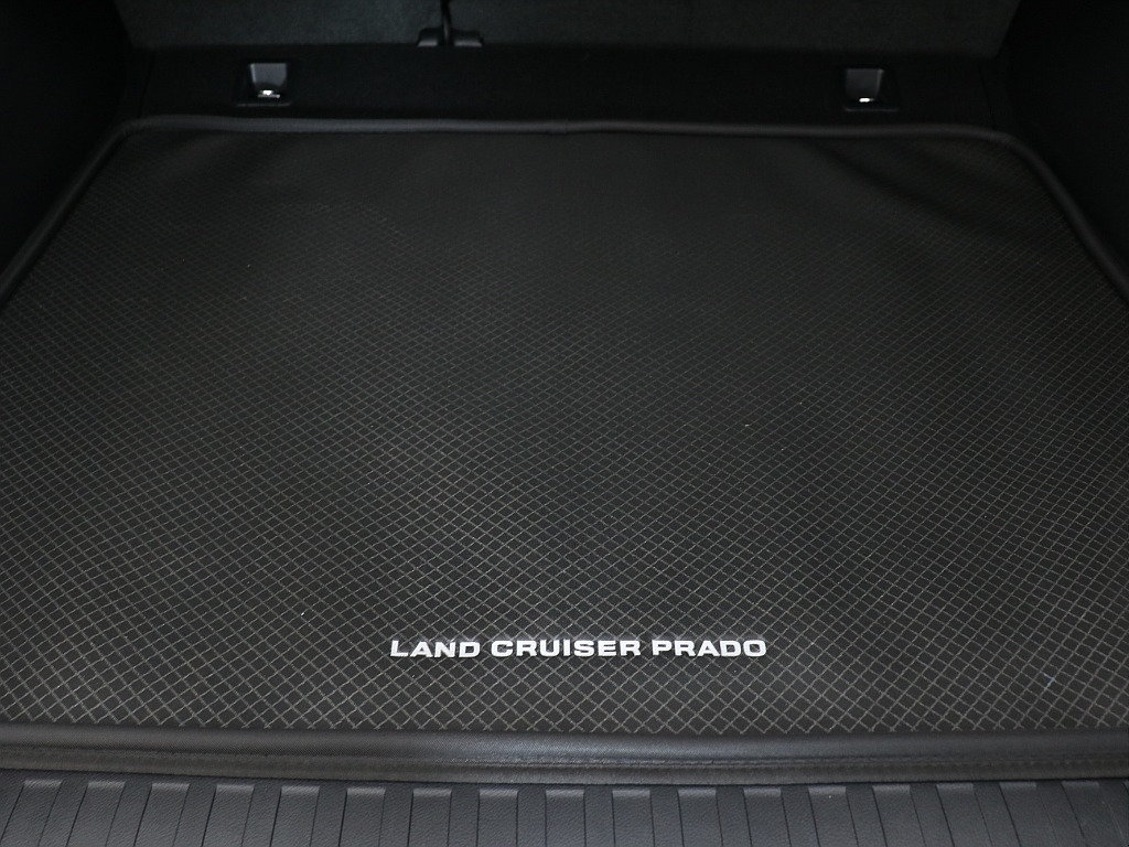 ラゲッジスペース中央！