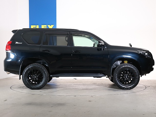 サイドビューも素晴らしいですね！ここからの追加カスタムもご相談ください！