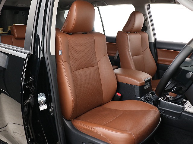 70thアニバーサリーモデル専用のサドルタンシート！電動パワーシートも嬉しいですね！