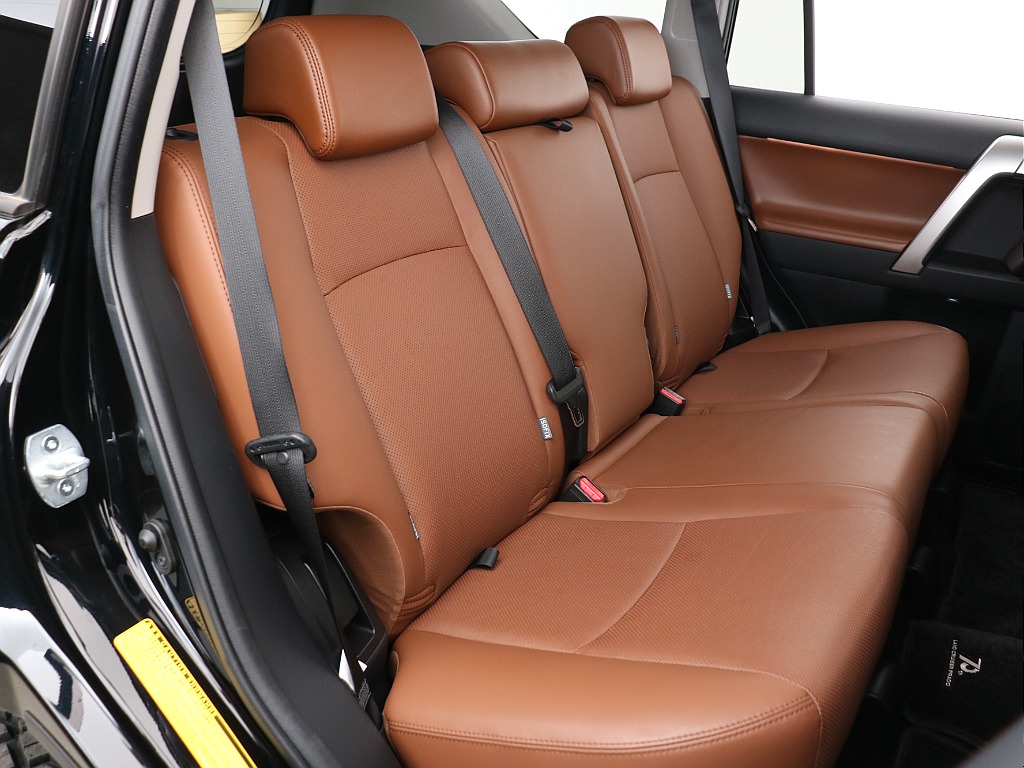 セカンドシートもご覧のクオリティー！大切に所有されていたことが伺えます！