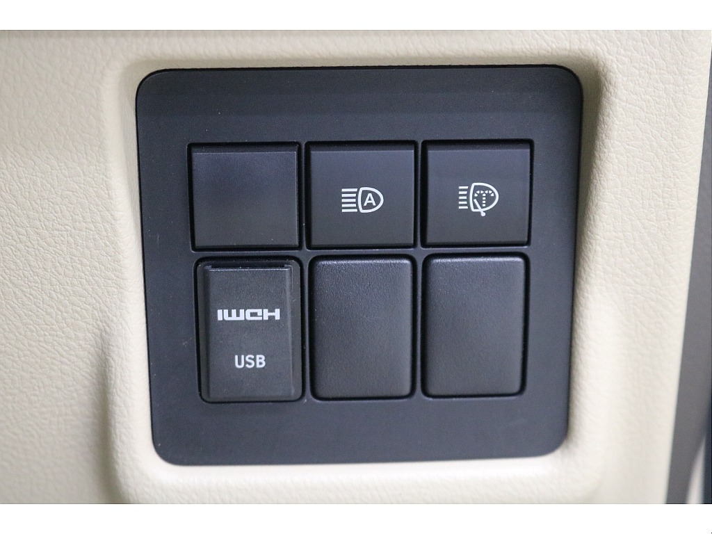 アルパインＵＳＢ／ＨＤＭＩポート☆オートマチックハイビーム☆