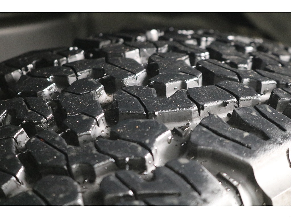 ＢＦグッドリッチＫＯ２　ＡＴタイヤ×ＲＡＹＳ ＦＤＸ Ｆ６　１７インチＡＷ☆