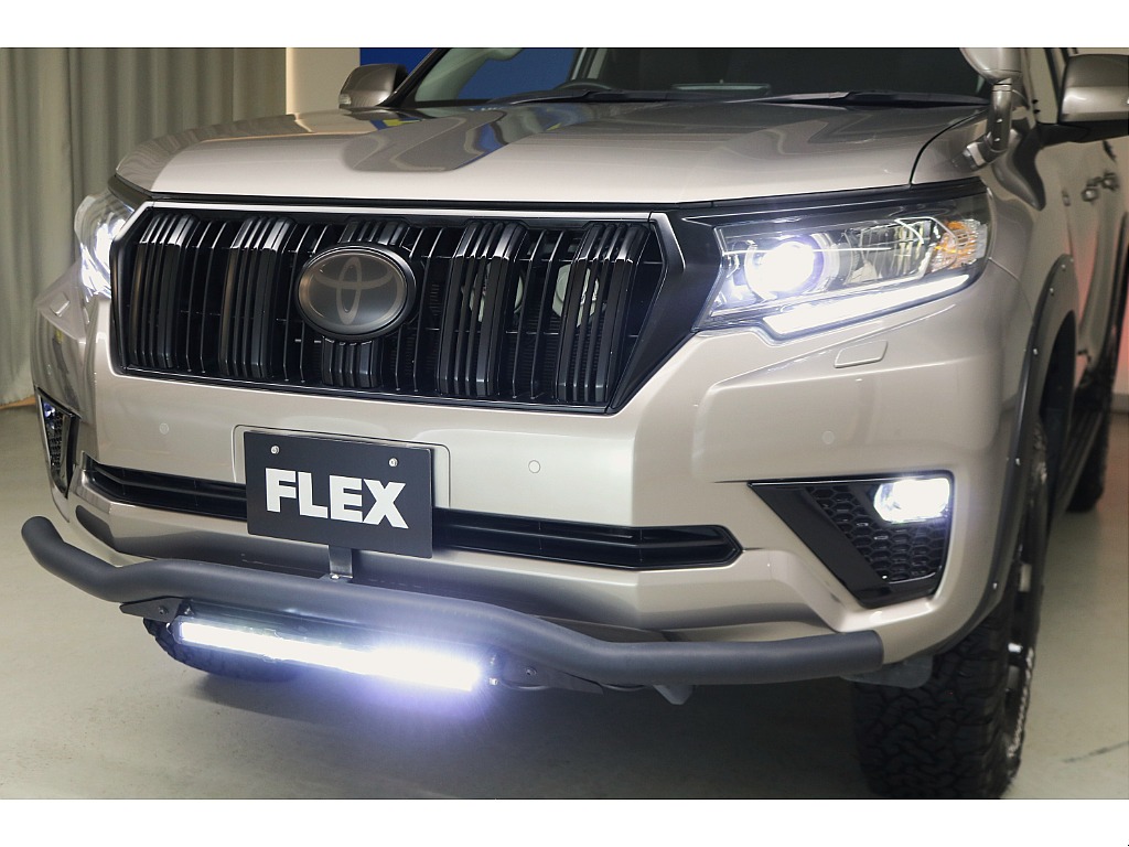 ワンオーナー☆７人乗り☆本州仕入れ☆カスタム満載☆リフトＵＰ☆ダブルエイトオーバーフェンダー☆ＪＡＯＳスキッドバー☆ＩＰＦ製ＬＥＤバー☆