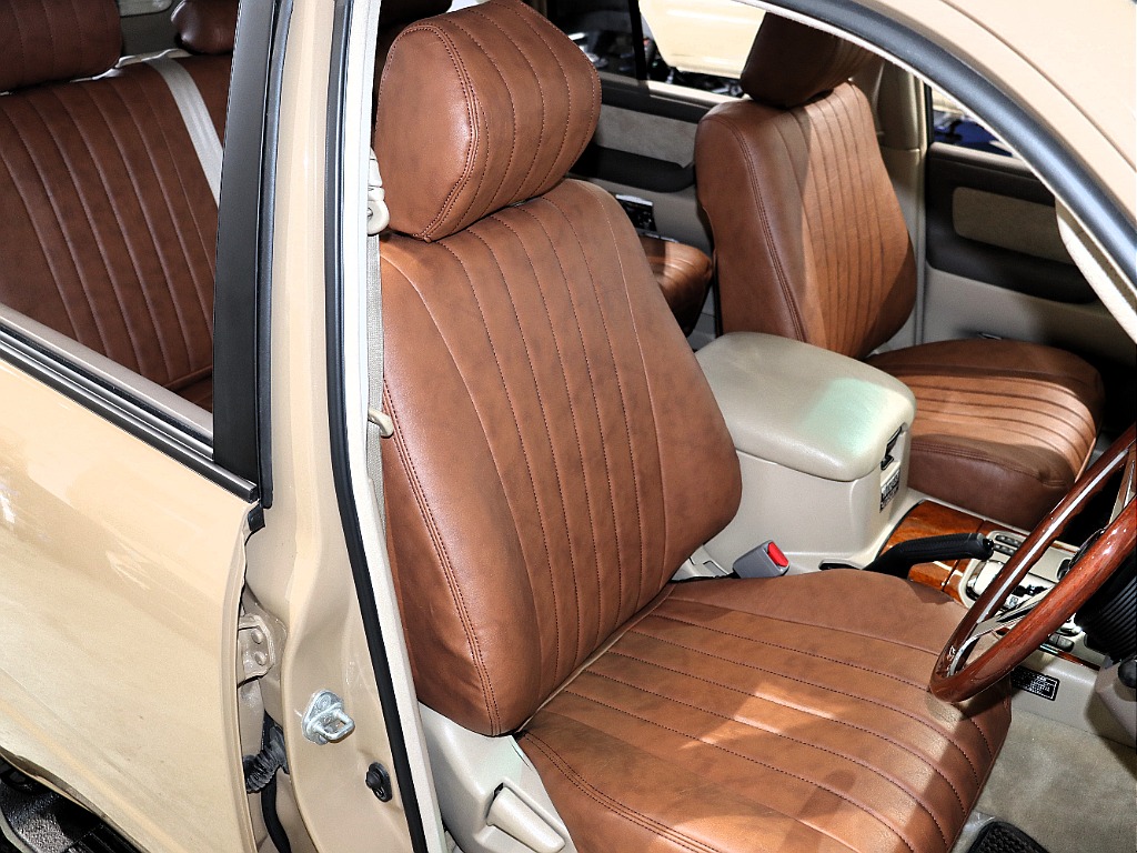 トヨタ ランドクルーザー100(11枚目)