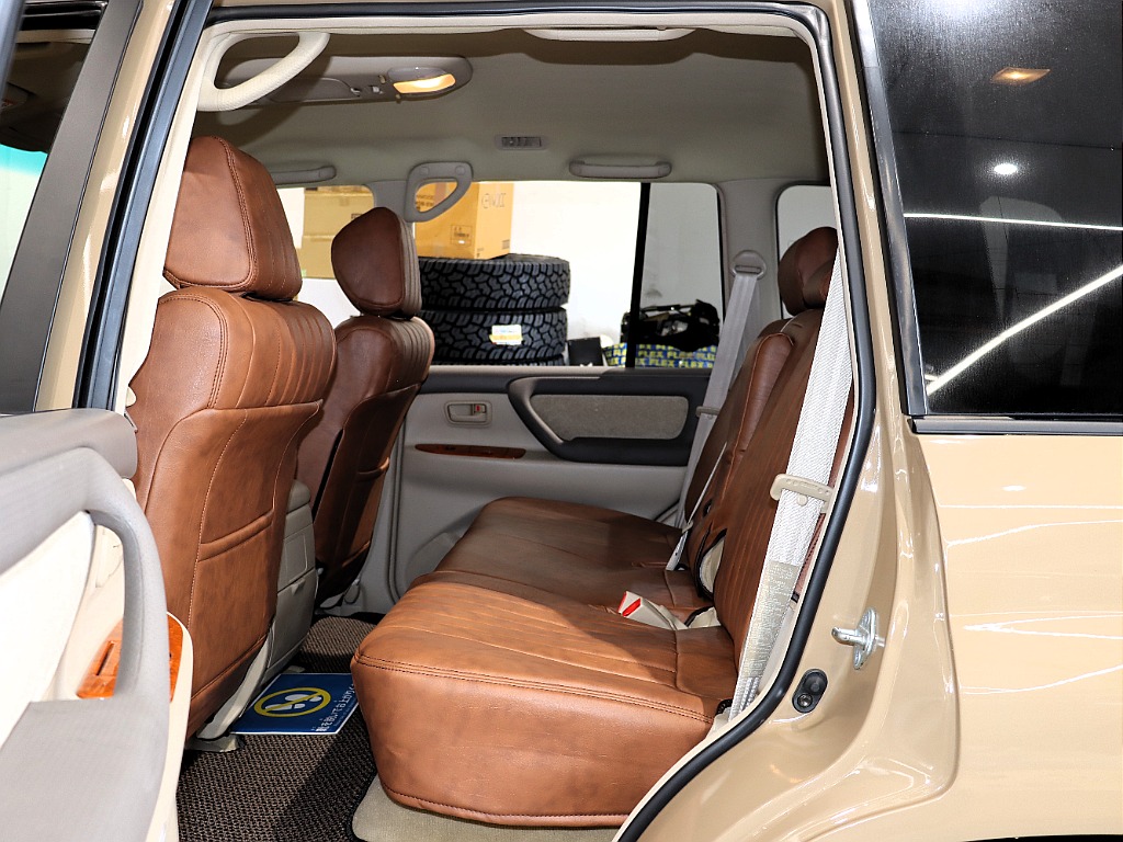 トヨタ ランドクルーザー100(15枚目)