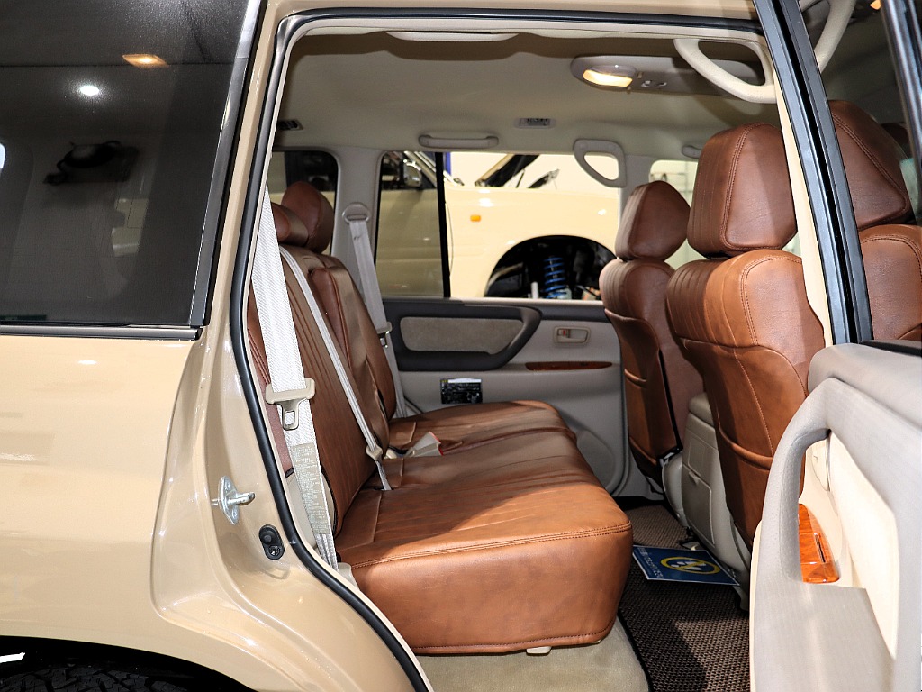 トヨタ ランドクルーザー100(16枚目)