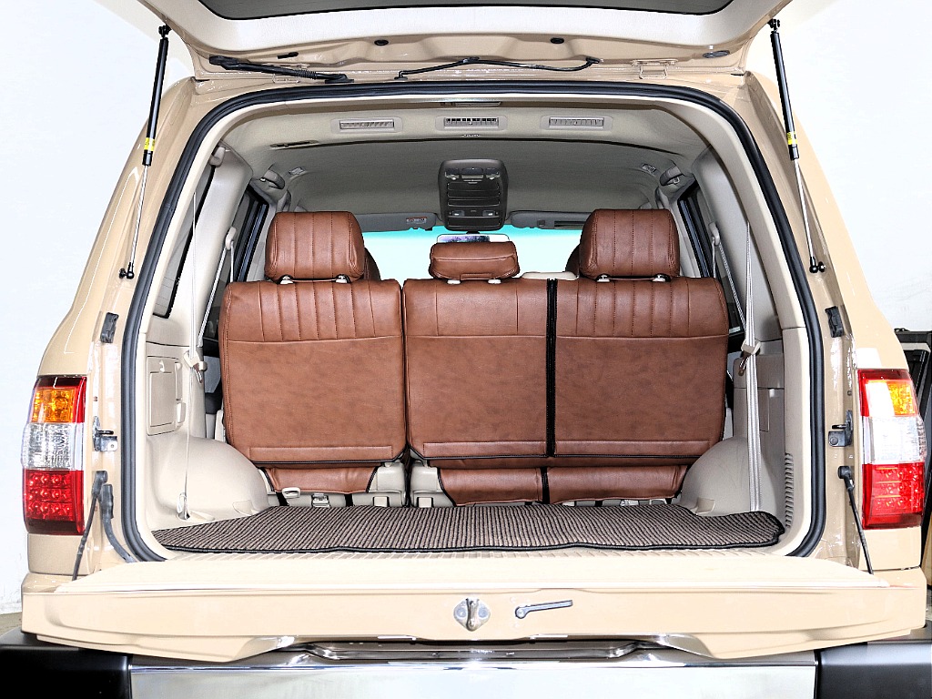 トヨタ ランドクルーザー100(17枚目)