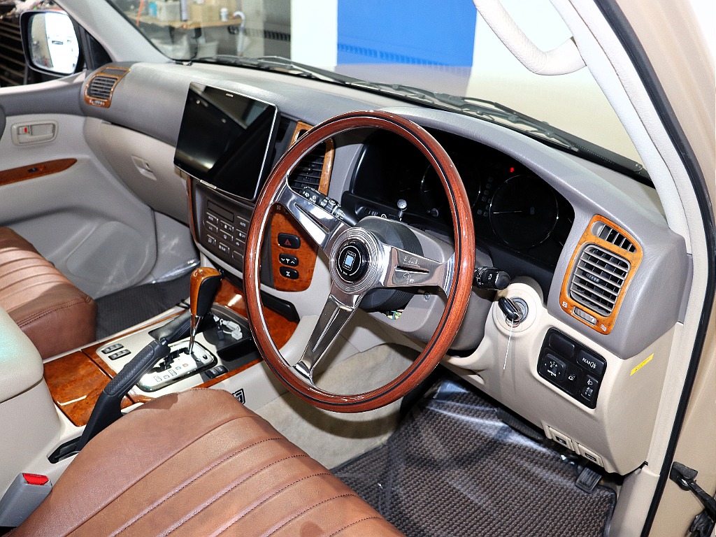 トヨタ ランドクルーザー100(20枚目)