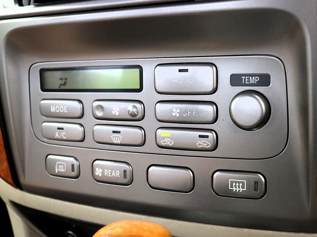 トヨタ ランドクルーザー100(29枚目)