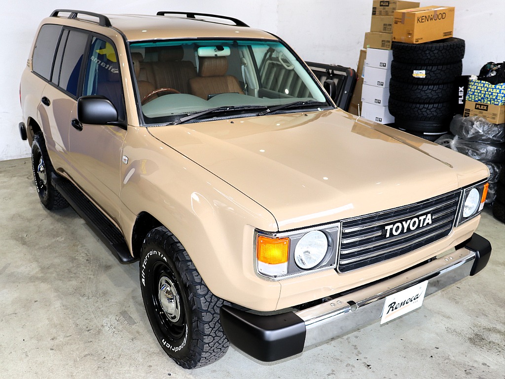 トヨタ ランドクルーザー100(4枚目)