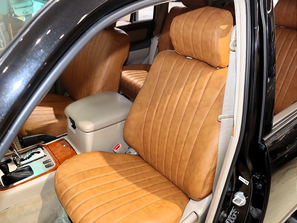 トヨタ ランドクルーザー100(13枚目)