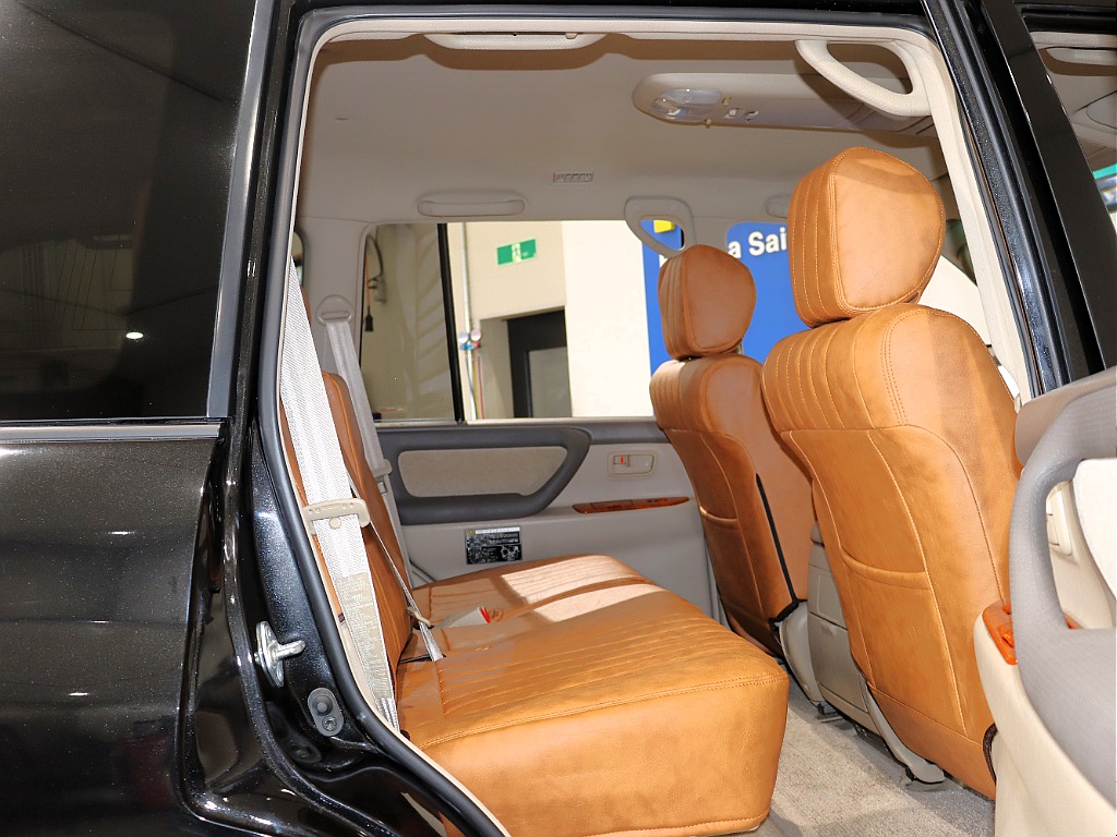 トヨタ ランドクルーザー100(16枚目)