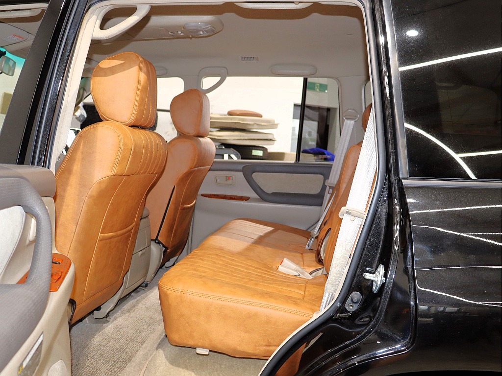 トヨタ ランドクルーザー100(17枚目)