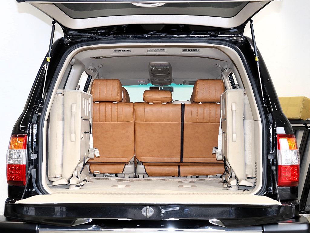 トヨタ ランドクルーザー100(18枚目)