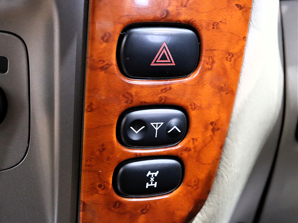 トヨタ ランドクルーザー100(29枚目)