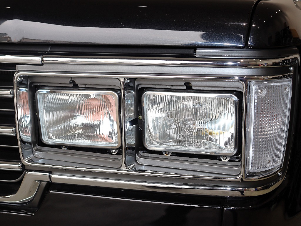 トヨタ ランドクルーザー100(35枚目)