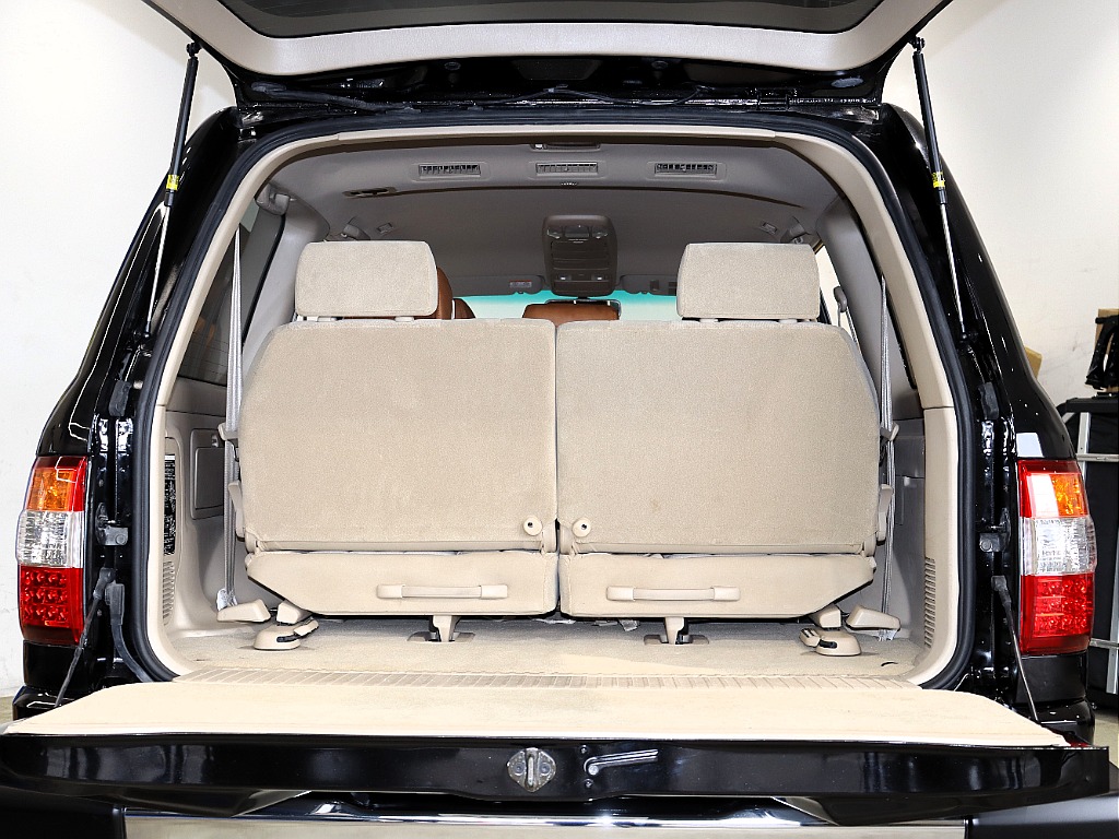 トヨタ ランドクルーザー100(57枚目)