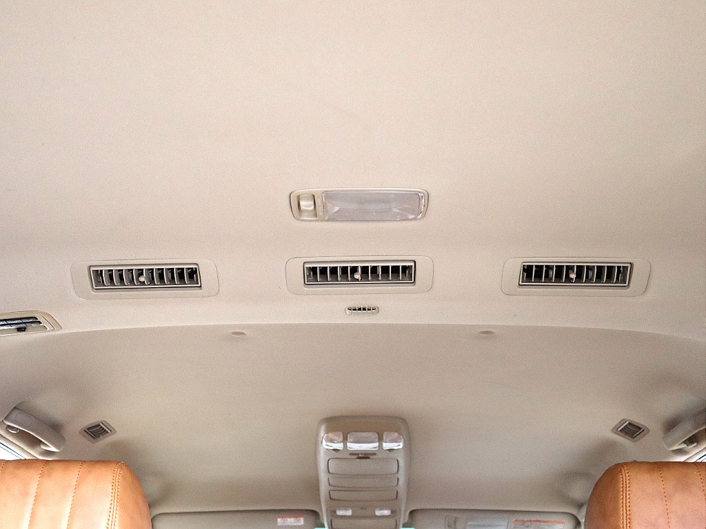 トヨタ ランドクルーザー100(58枚目)