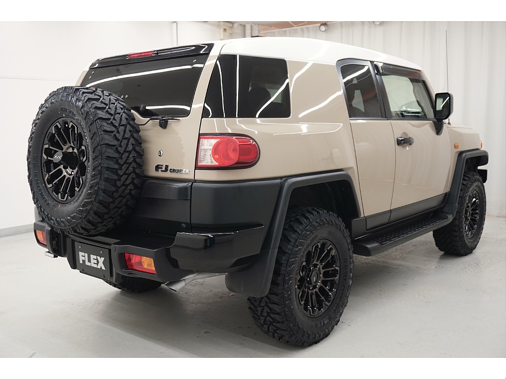 本州仕入れ☆各所ブラックアウト☆新品２インチリフトＵＰ☆新品バックカメラカバー☆新品タイヤ＆ホイール☆新品エンハンスナット☆